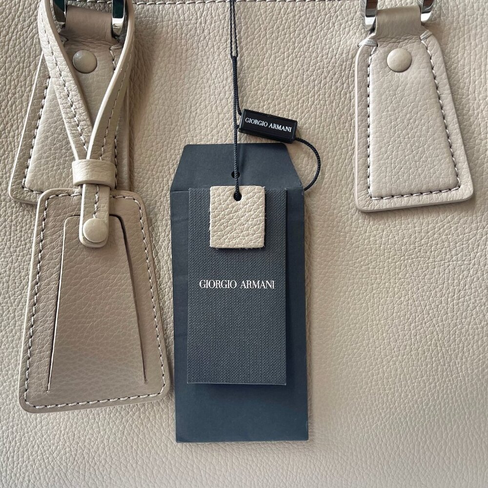 Giorgio Armani Le Sac NEW Leather Tote - Picture 7 of 15